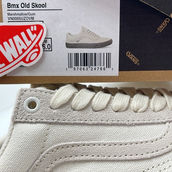 Vans Men’s Bmx Old Skool
Marshmallow/Gum
VN0005UZOVM Sneakers - Picture 16 of 16